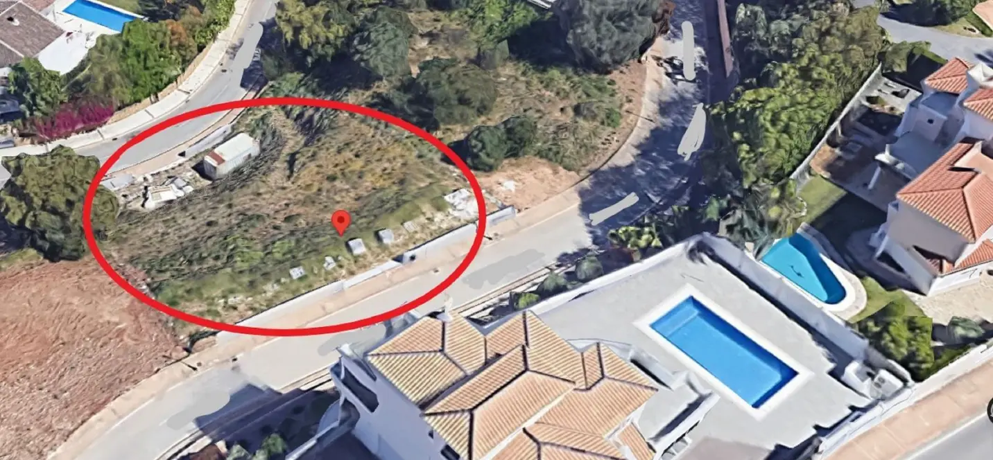Venta de parcela residencial en Elviria 1