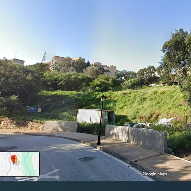 Venta de parcela residencial en Elviria
