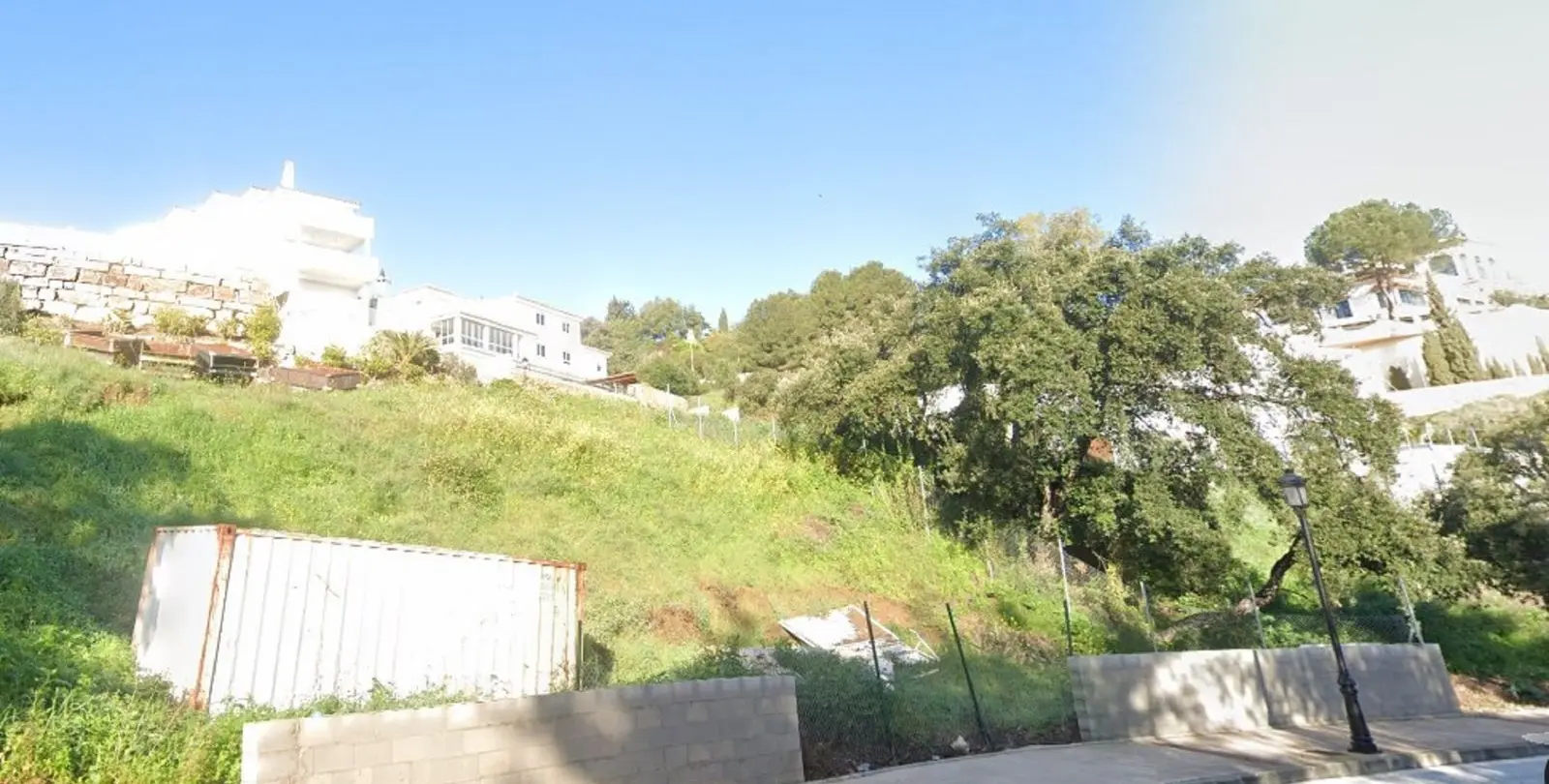 Sale of residential plot in Elviria 5