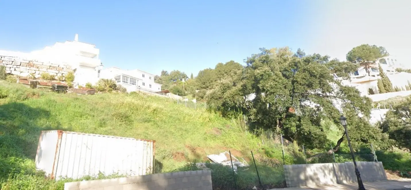 Venta de parcela residencial en Elviria 4