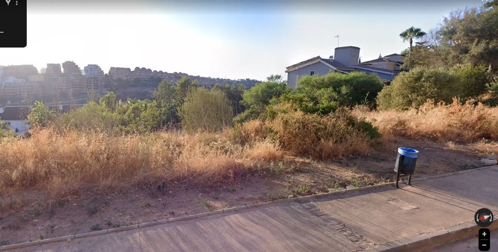 Sale of residential plot in Elviria 15