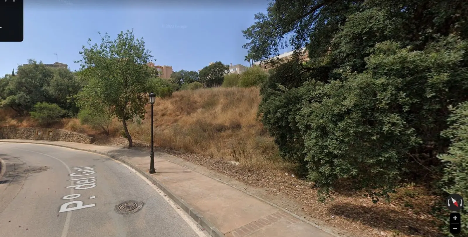 Sale of residential plot in Elviria 16