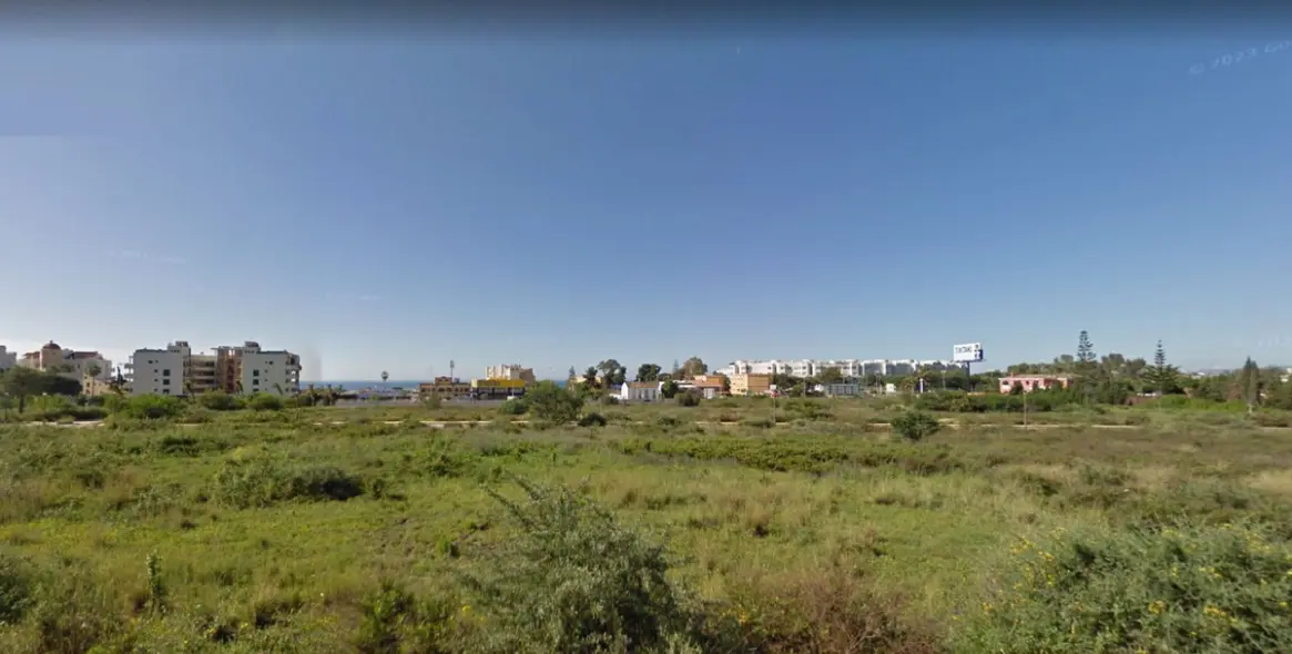 Продажа  жилого участка в Estepona (район Selwo) 1