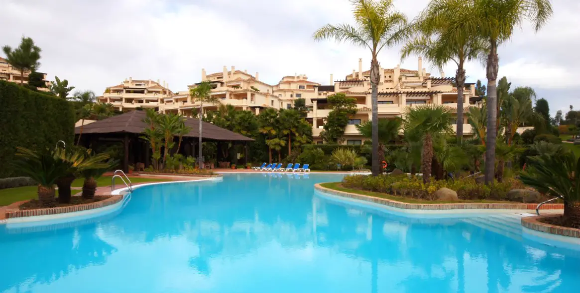 Short-term rent of ground floor apartment in Benahavís 1