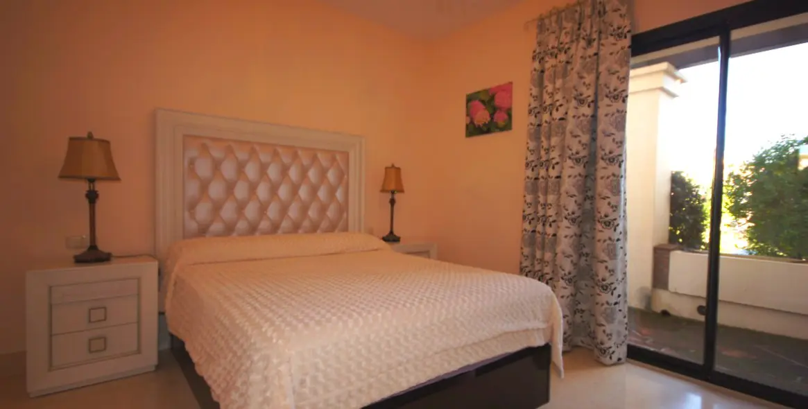 Short-term rent of ground floor apartment in Benahavís 3