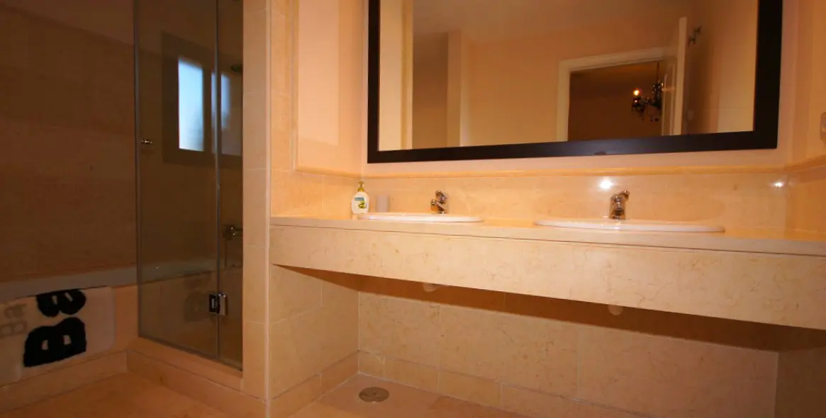 Short-term rent of ground floor apartment in Benahavís 4