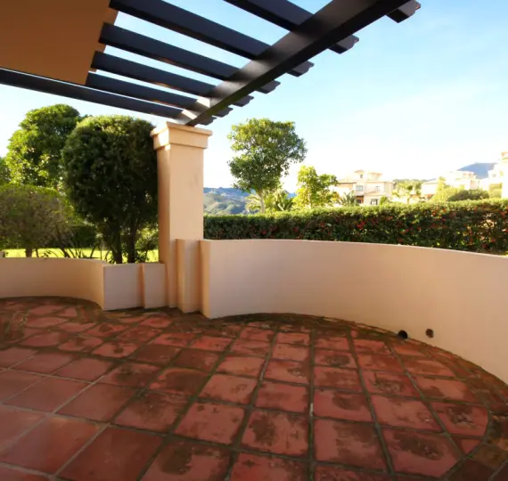 Long-term rent of ground floor apartment in Benahavís