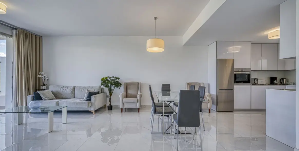 Продажа апартаментов на среднем этаже в Estepona (район Estepona) 3