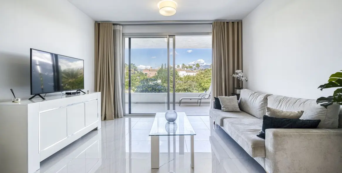 Продажа апартаментов на среднем этаже в Estepona (район Estepona) 9