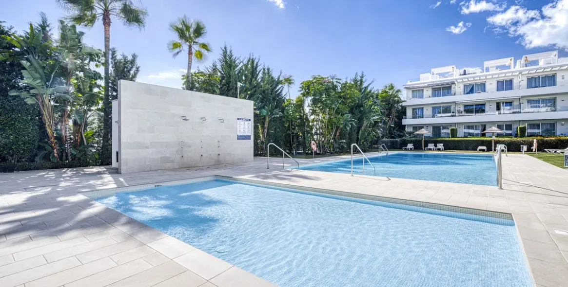 Продажа апартаментов на среднем этаже в Estepona 21