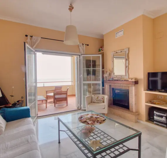 Sale of middle floor apartment in Manilva