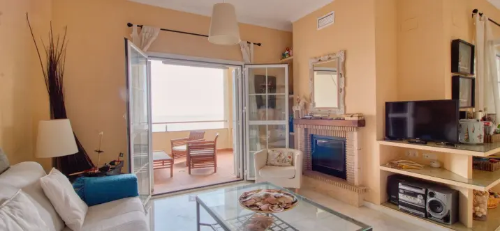 Sale of middle floor apartment in Manilva 4