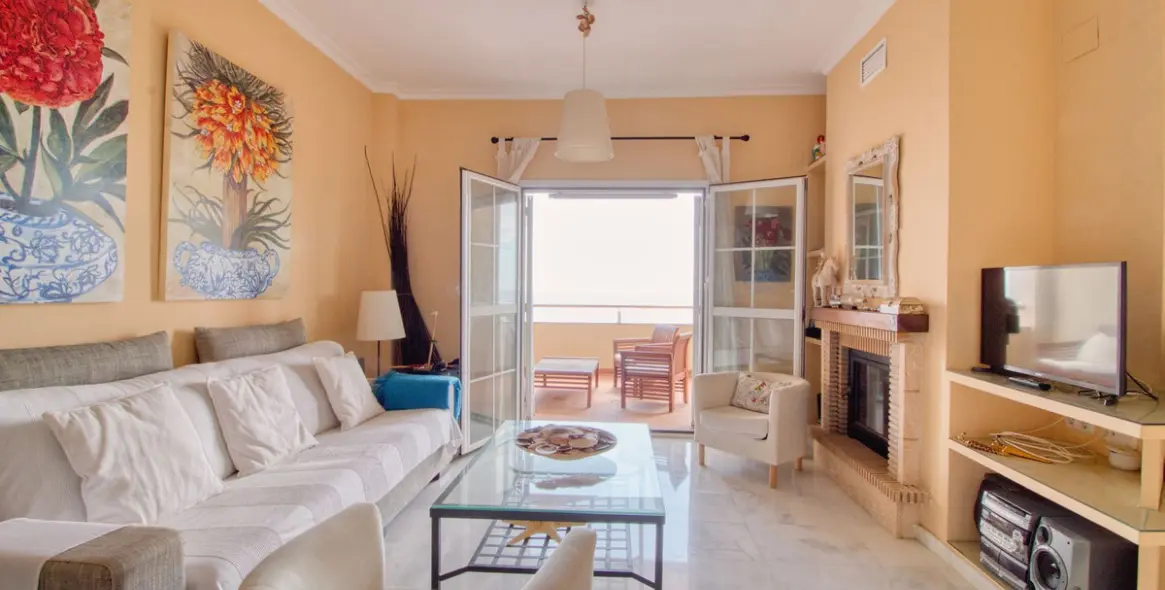 Sale of middle floor apartment in Manilva 6