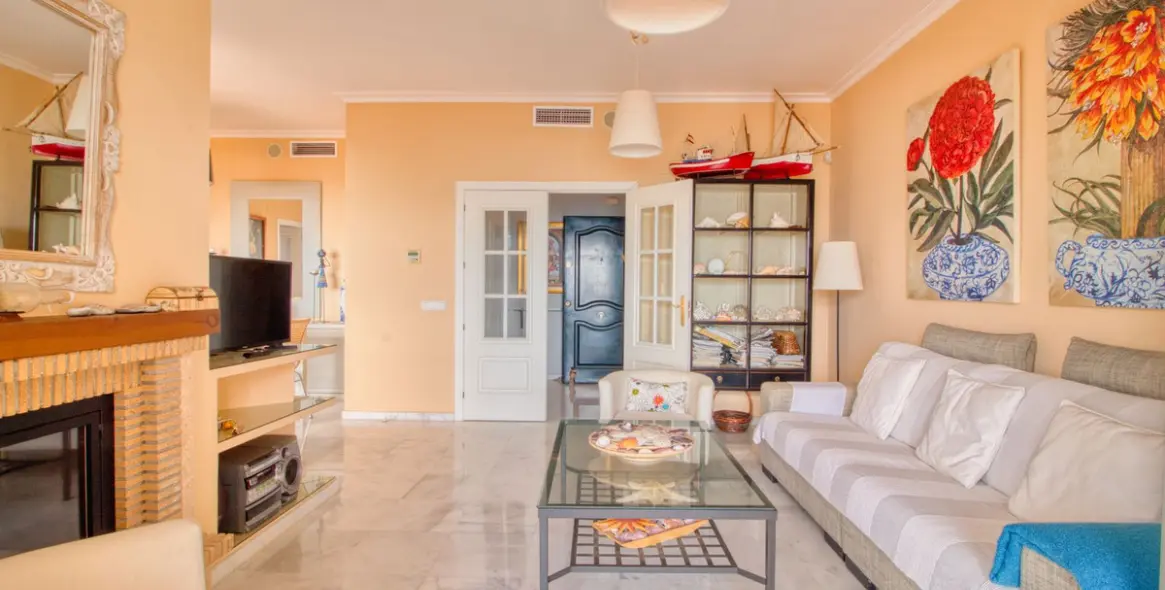 Sale of middle floor apartment in Manilva 10