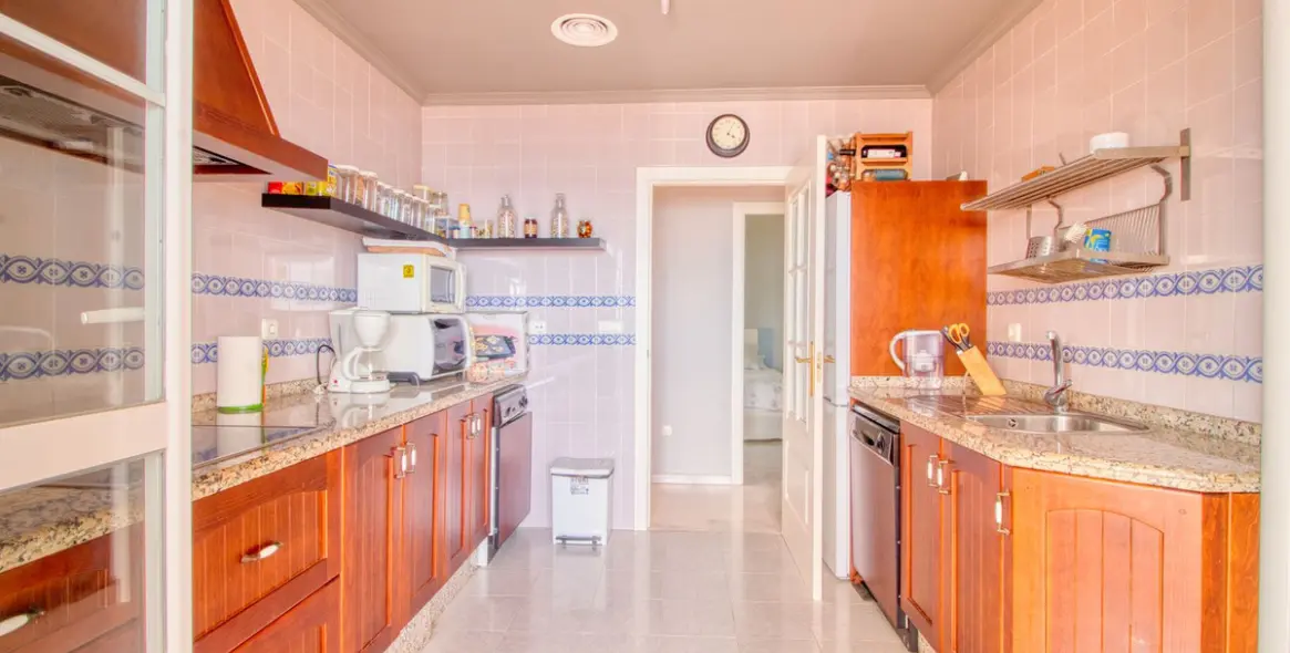 Sale of middle floor apartment in Manilva 16