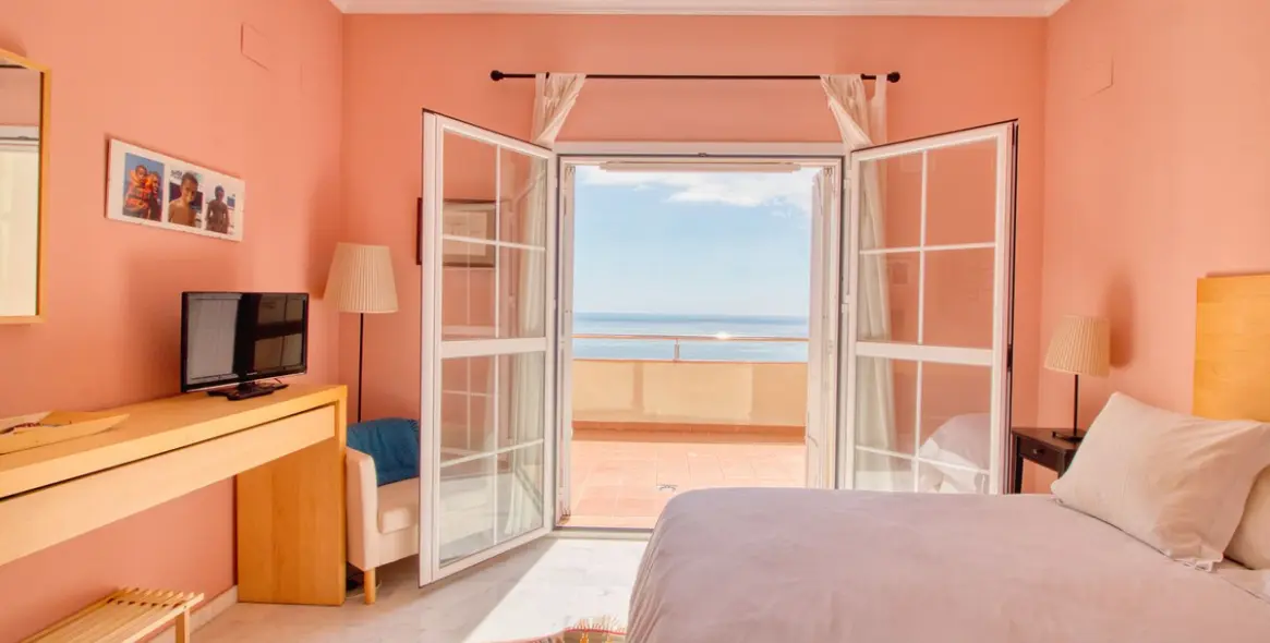 Sale of middle floor apartment in Manilva 18