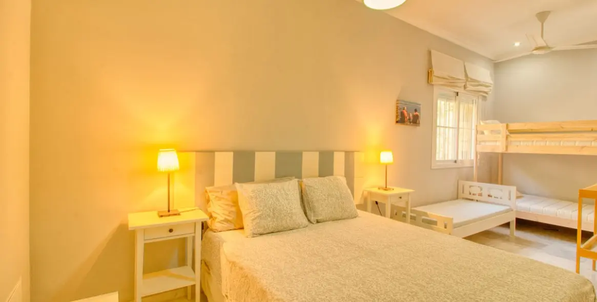 Sale of middle floor apartment in Manilva 27