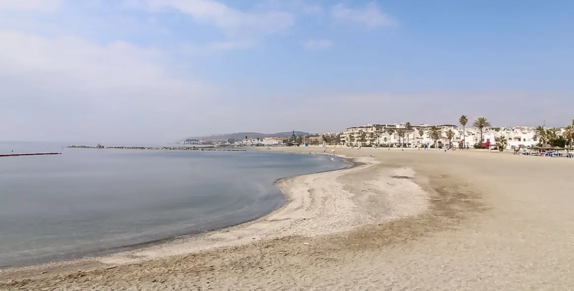 Sale of middle floor apartment in Manilva 39