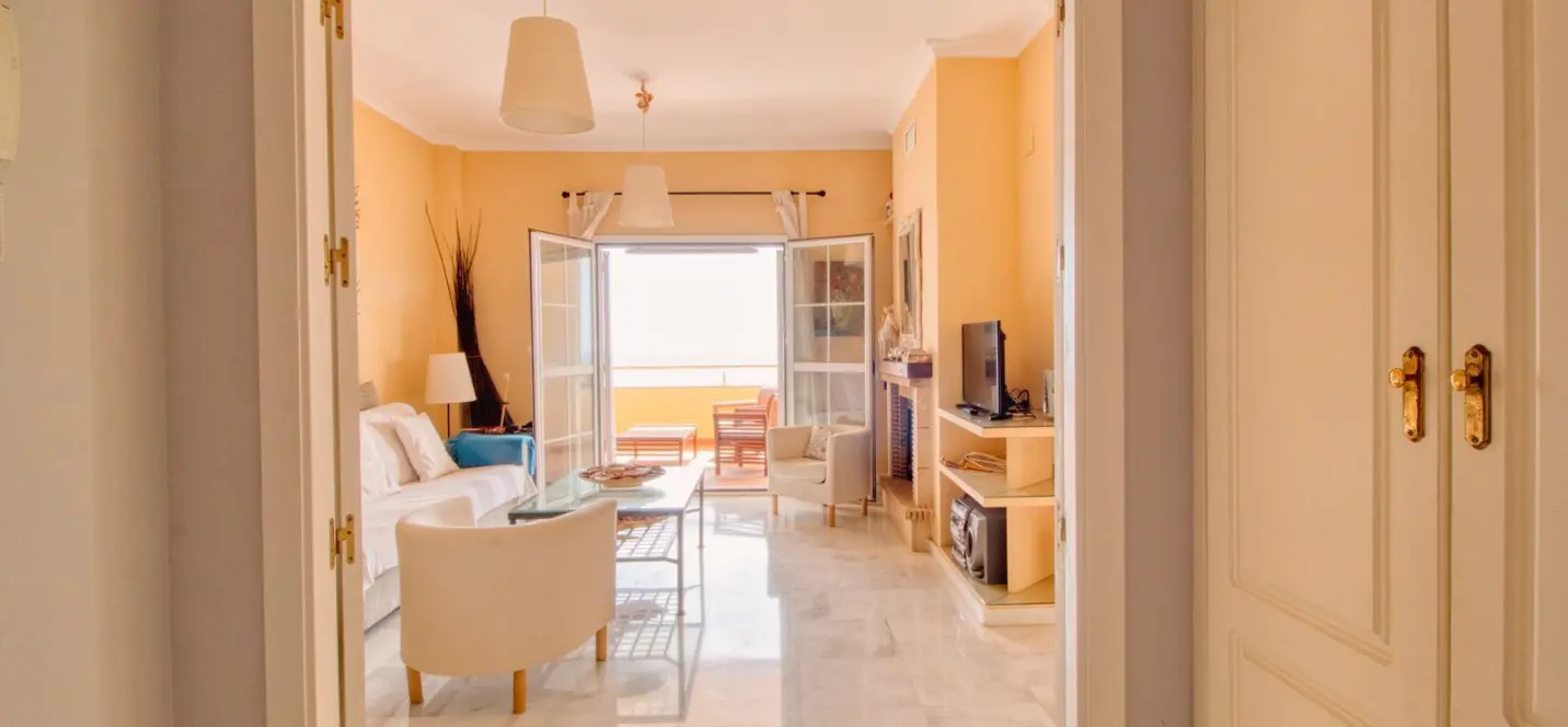 Sale of middle floor apartment in Manilva 4