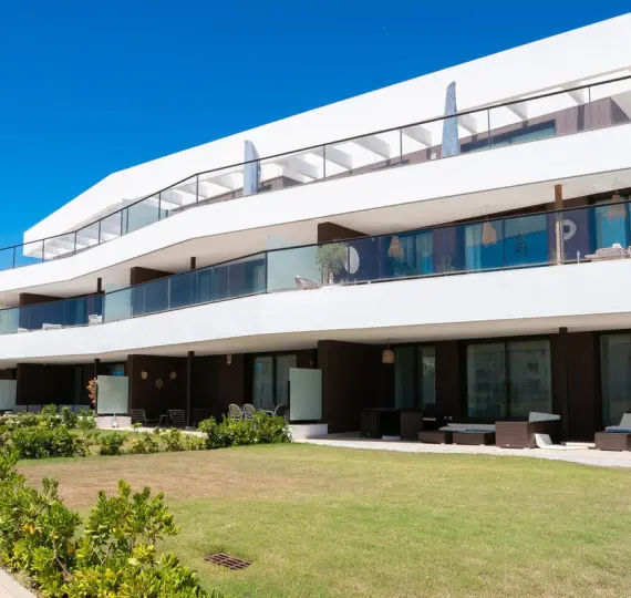 Middle floor apartment R5153041