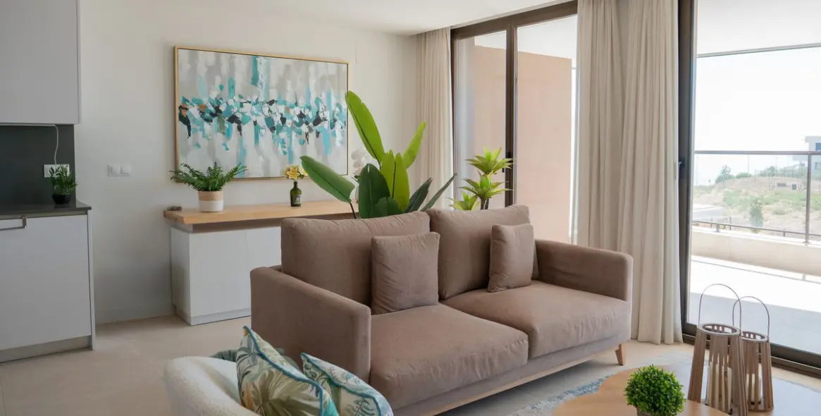 Sale of middle floor apartment in Casares 3