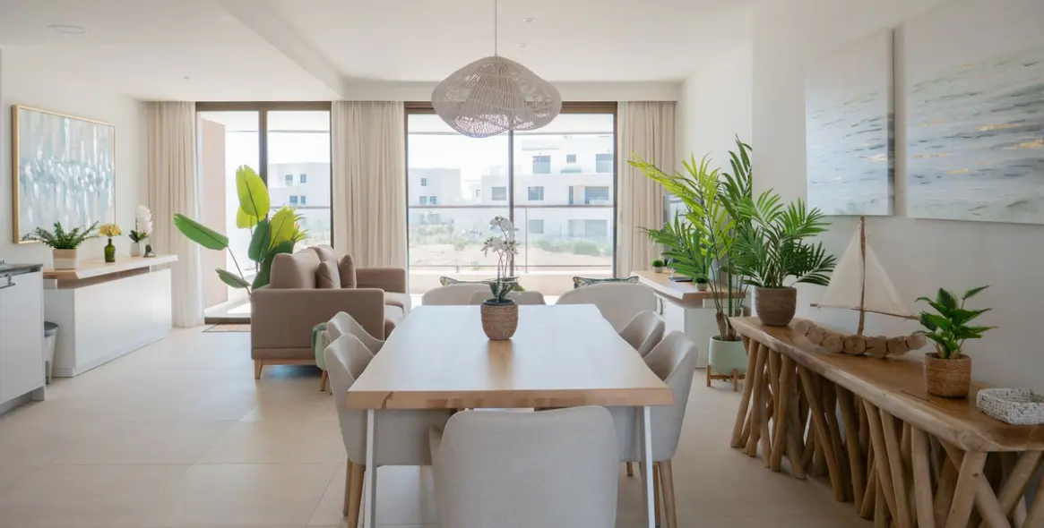 Sale of middle floor apartment in Casares 7