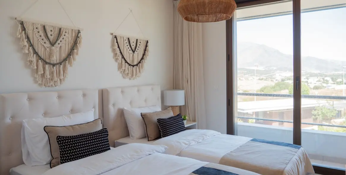 Sale of middle floor apartment in Casares 13