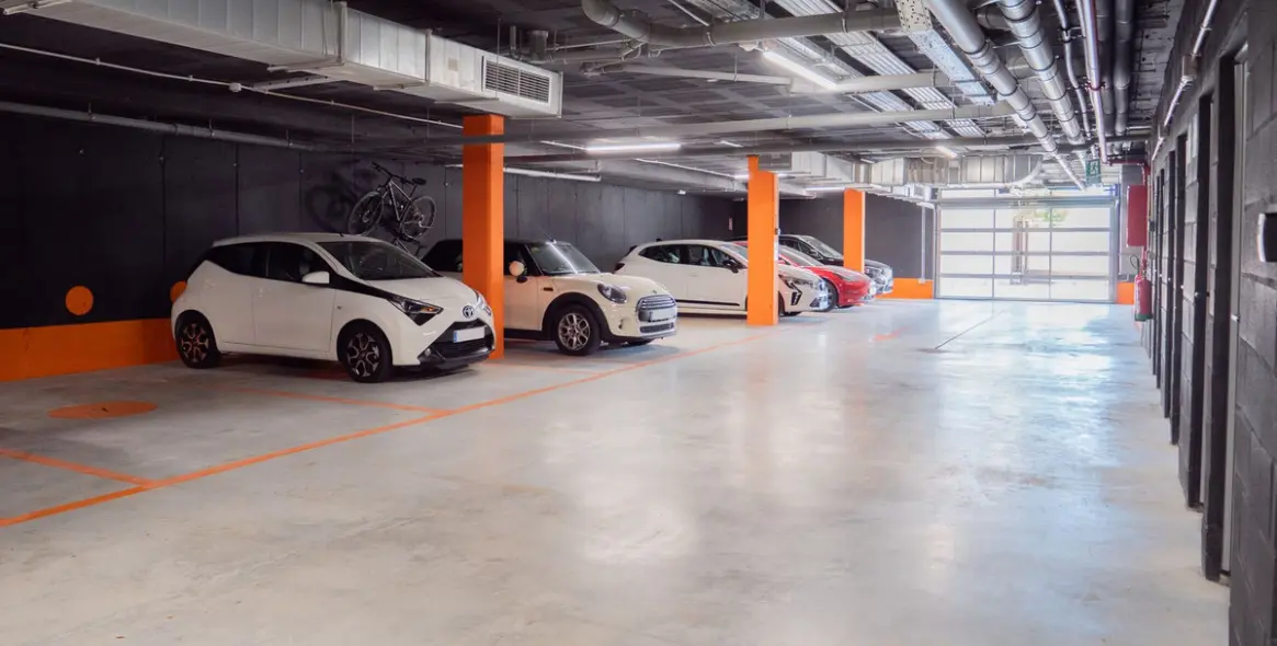 Sale of middle floor apartment in Casares 20