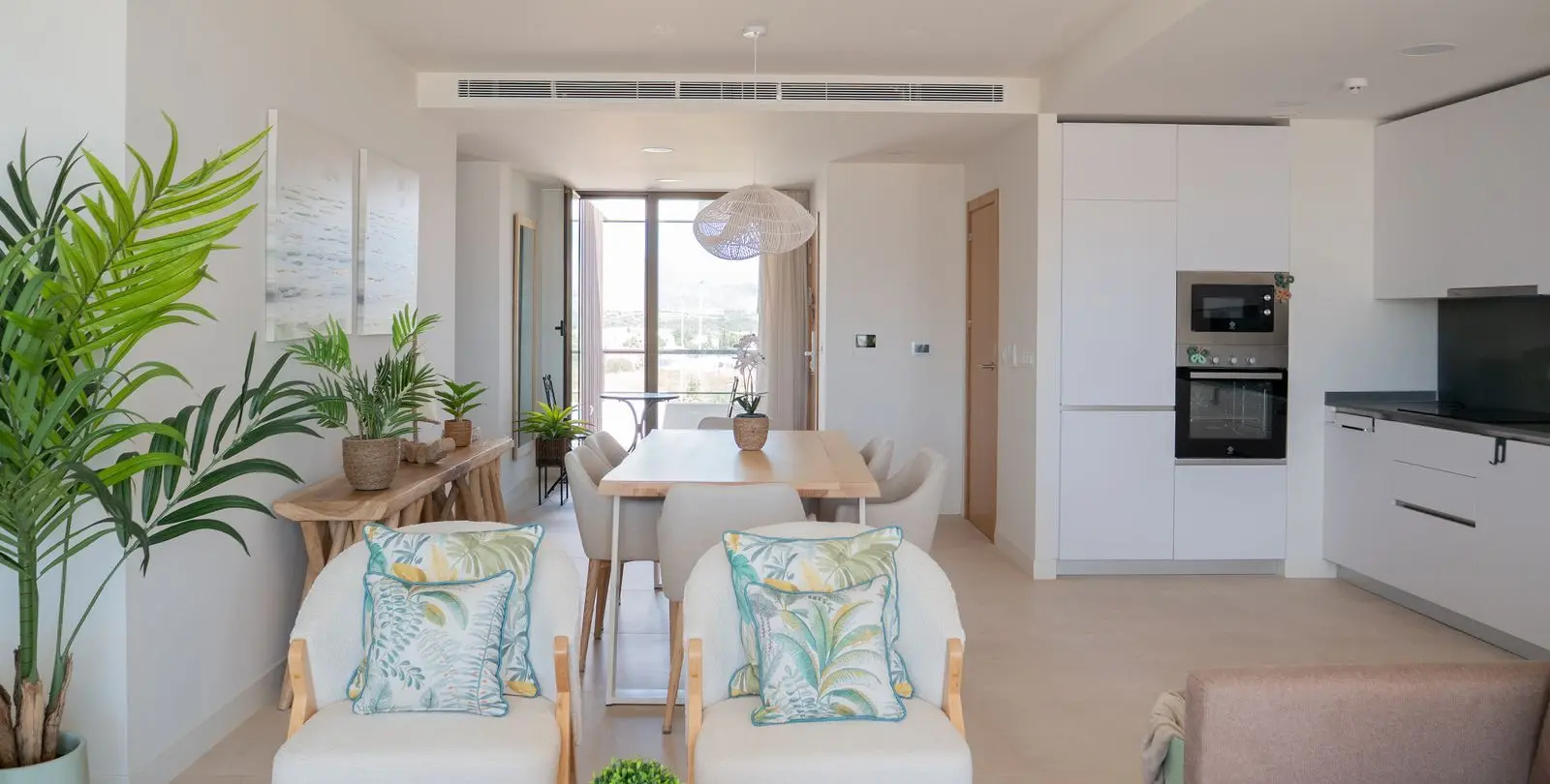 Sale of middle floor apartment in Casares 5
