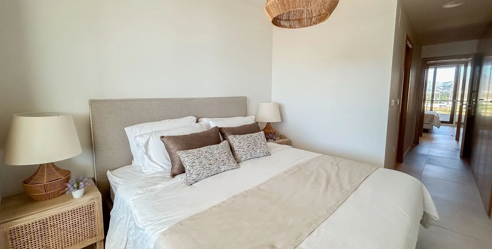 Sale of middle floor apartment in Casares 15