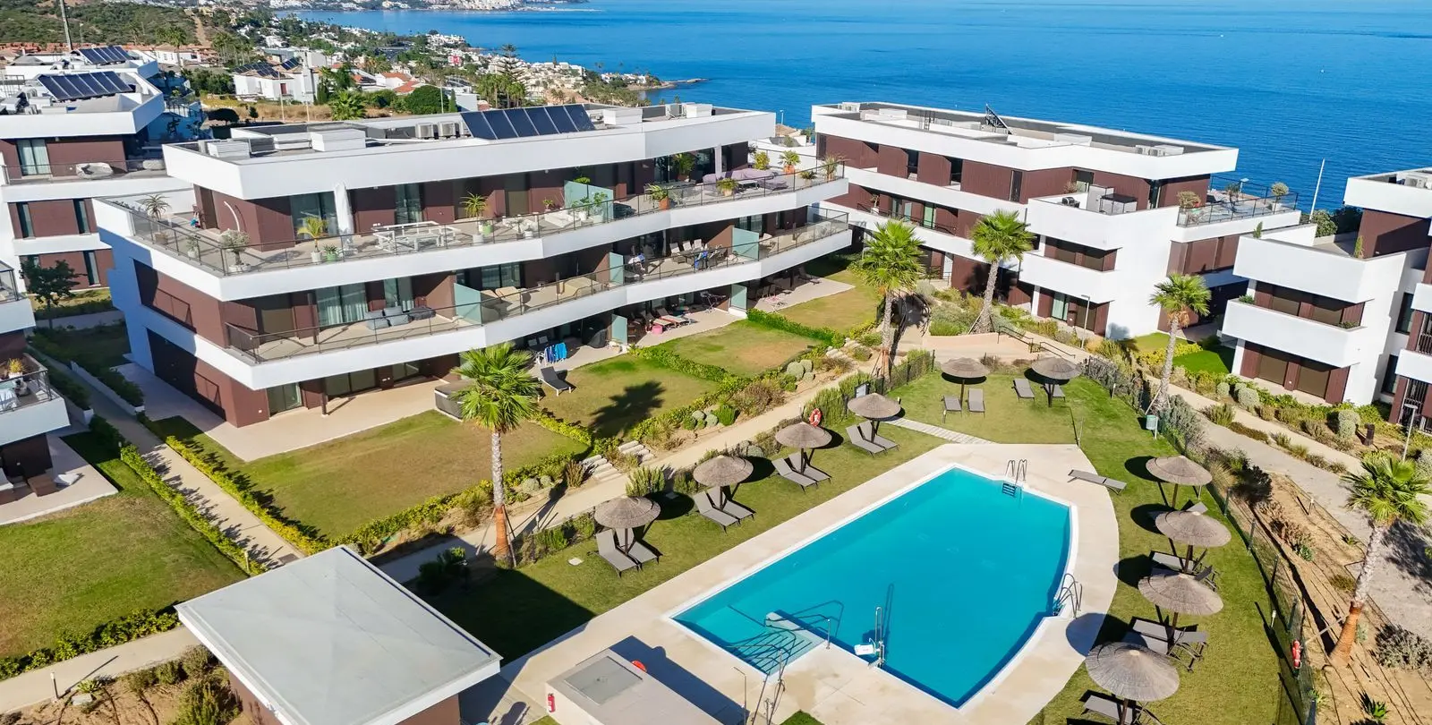 Sale of middle floor apartment in Casares 23