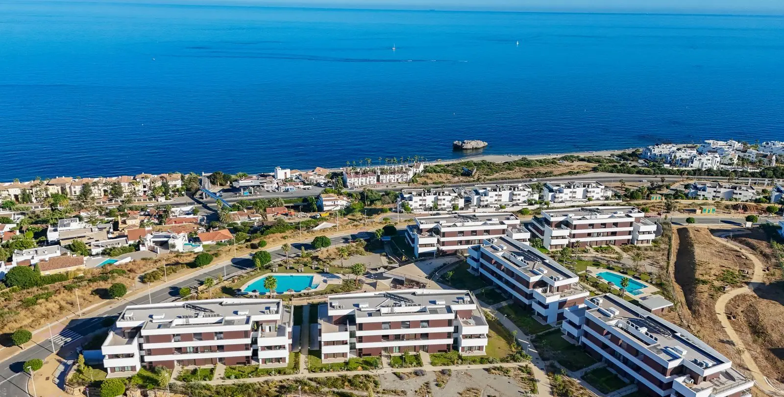 Sale of middle floor apartment in Casares 25