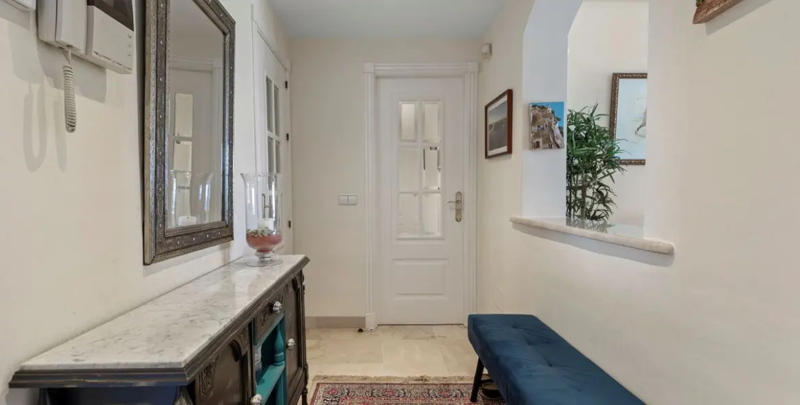 Продажа апартаментов на среднем этаже в Los Arqueros 25