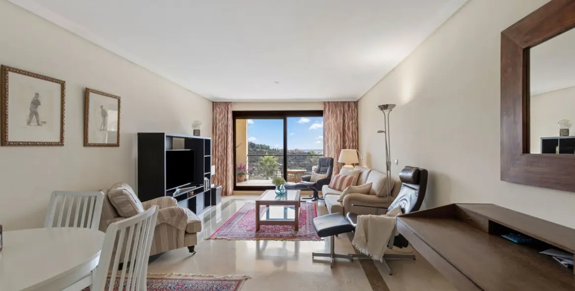 Продажа апартаментов на среднем этаже в Los Arqueros 27