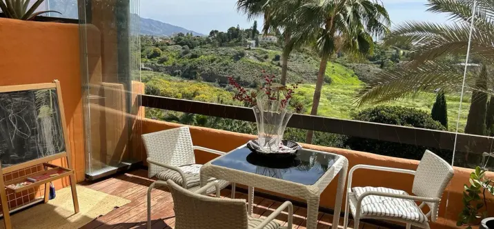 Sale of penthouse in Benahavís 1