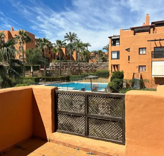 Sale of penthouse in Benahavís