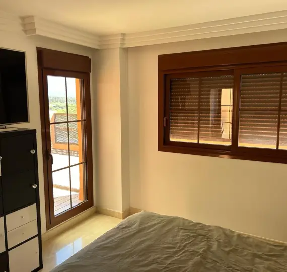 Sale of penthouse in Benahavís