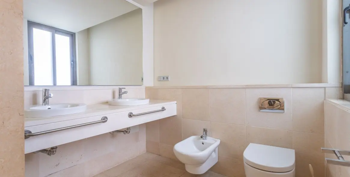 Venta de apartamento en planta baja en Los Flamingos 28