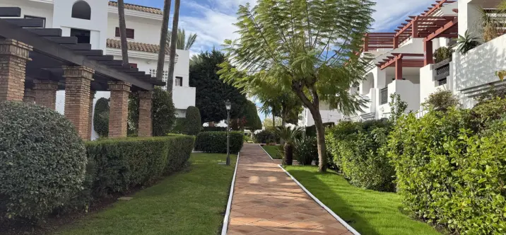 Venta de apartamento en planta baja en San Pedro de Alcántara 0