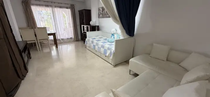 Venta de apartamento en planta baja en San Pedro de Alcántara 1