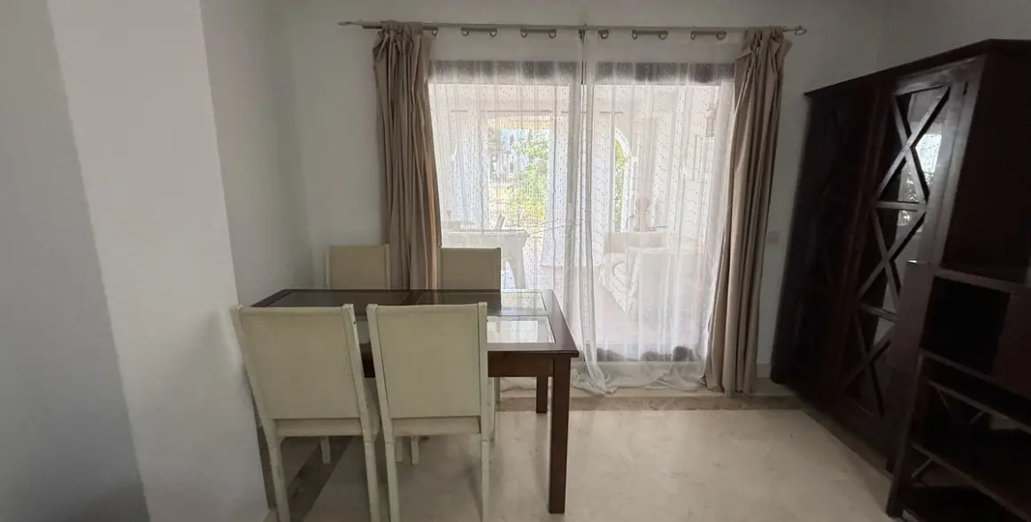 Venta de apartamento en planta baja en San Pedro de Alcántara 3