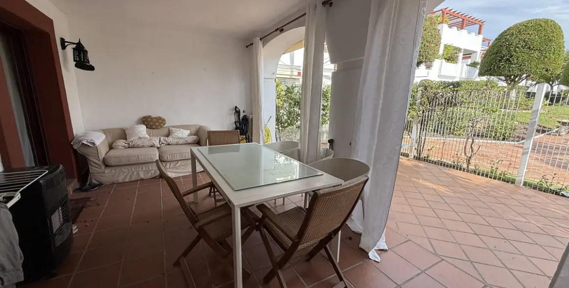 Venta de apartamento en planta baja en San Pedro de Alcántara 11