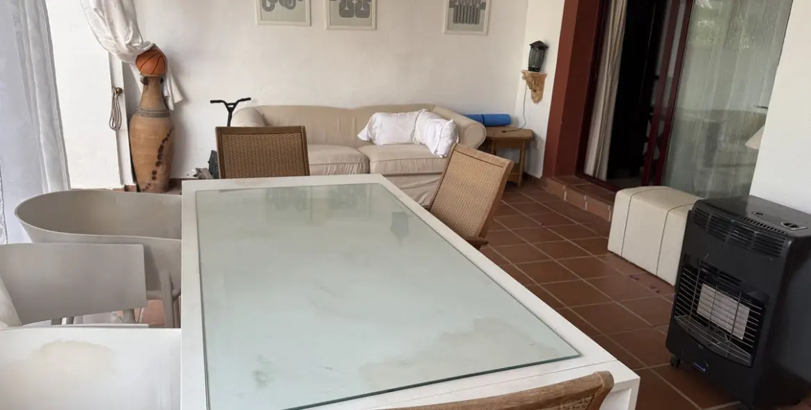 Venta de apartamento en planta baja en San Pedro de Alcántara 12
