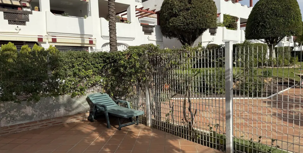 Venta de apartamento en planta baja en San Pedro de Alcántara 15