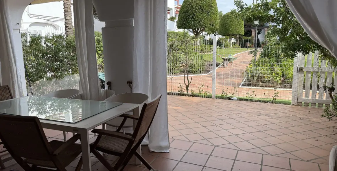Venta de apartamento en planta baja en San Pedro de Alcántara 17