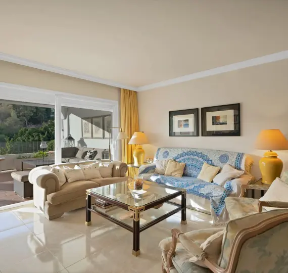 Sale of middle floor apartment in La Quinta