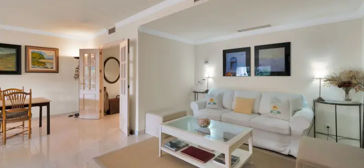 Sale of middle floor apartment in La Quinta 4