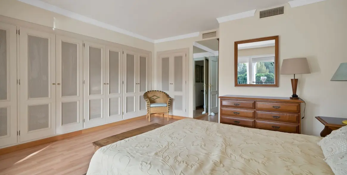 Sale of middle floor apartment in La Quinta 8