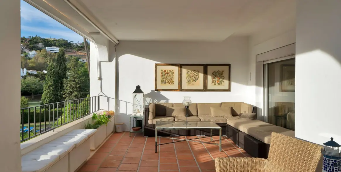 Sale of middle floor apartment in La Quinta 14