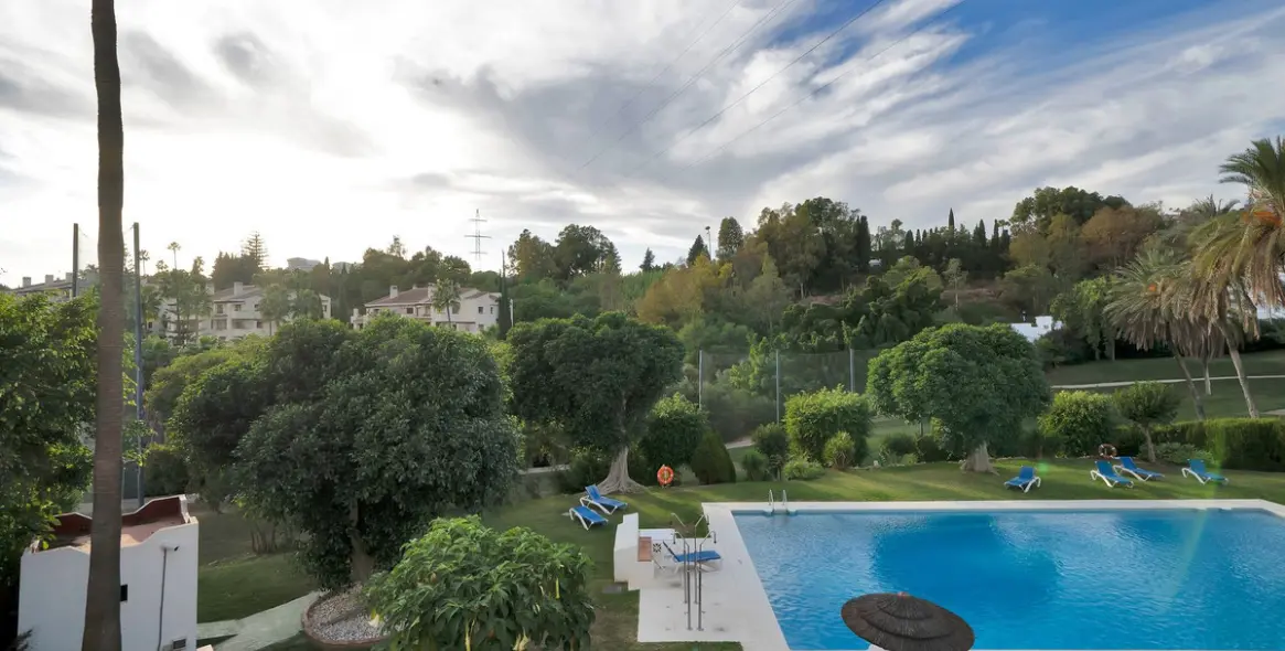 Sale of middle floor apartment in La Quinta 18